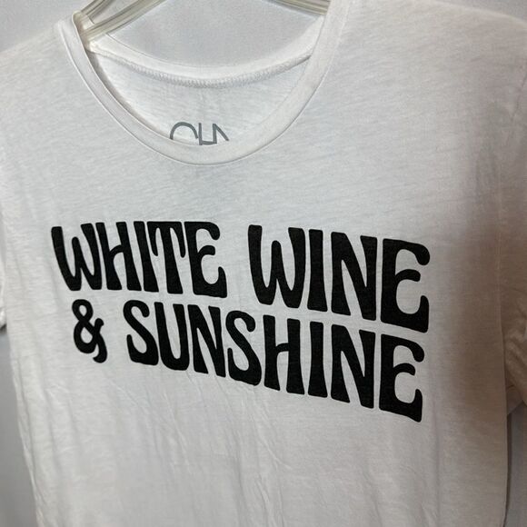 Chaser White Wine & Sunshine T-shirt. Size Small. - Picture 2 of 6